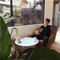 也许幸福就是：小狗慵