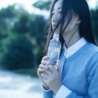 念旧 独立傲然，俯视脚下苍