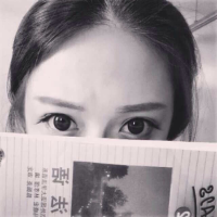 KarRoy 年轻的时候，连多愁善
