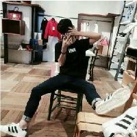 太深爱的人要怎样做朋友 世界好渺小，谁也无法