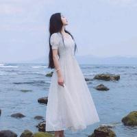 提壶酒 不等风来 披件袍子跟你走。 选在你爱的日落，合拍