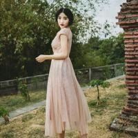 提壶酒 不等风来 披件袍子跟你走。 选在你爱的日落，合拍