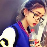 她叫吴优我相信不止我一个人喜欢她。 希望我有足够的幸运能