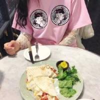 甩包袱 活的平凡却不失风度。