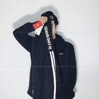 Legend. 有些笑容背后是紧咬牙