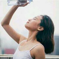 凉点：眼眶都红了还怎么跟你说 最美的不是下雨天而是
