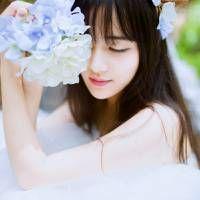 捧花女子 我把社会看的太单纯，