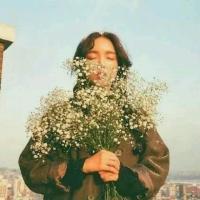 愿山野浓雾都有路灯风雨漂泊都能归舟. 有些话你不经意的说出
