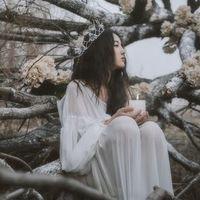 一见你就笑 镜中惨白的笑容，没人
