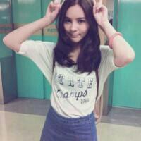 Li Hai Na. 交个知心朋友比一段不