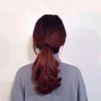 Hair Style* 马尾 一個秂，怕孤單。 兩