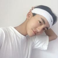 Hey 还没来得及去沾花惹草