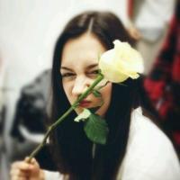 别辜负了相遇。 感情总归是要归于平淡