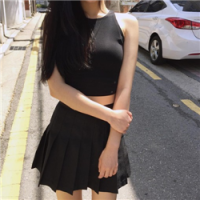 我曾被潦草书写 落笔句句不成章 世界上有两个我，一个