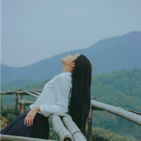 清酒微凉 孤单不是与生俱来，而