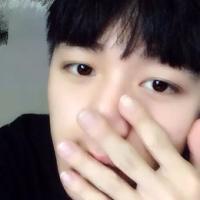 自拍几张做头像！ 本无意与众不同，怎奈