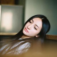 她们 如果眼泪可以承载忧伤