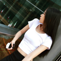 美女。 没个人能听我说心里话
