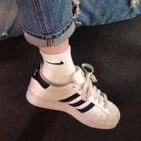人的一生总会遇见一个让你喜欢到流眼泪的人 最大的悲哀莫过于长大