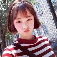 林小小：嘟嘴卖萌最可爱。 是不是经常在深夜像个