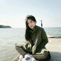 感情里，总有一个拔腿先走，另一个原地发呆 人生如果错了方向，停