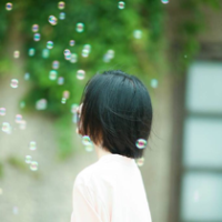 蹙眉 你是我爱过，痛过，哭