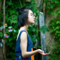 蹙眉 你是我爱过，痛过，哭