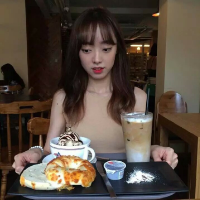 一生一世一双人. 听着情歌、默默着注视