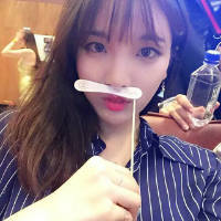 一生一世一双人. 听着情歌、默默着注视