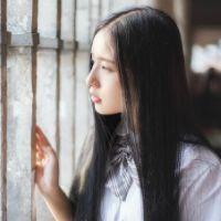 远方 阳光洒下一地斑驳的影