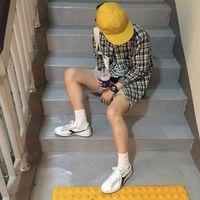 孤独比酒温 人生嘛，就是笑笑别人