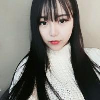 我持寒芒驻边疆，染尽敌血势更狂。 青春是手牵手坐上了永