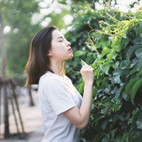 只是我回首来时路的每一步都走得好孤独. 哥看的不是月亮，是嫦
