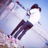 最后他走了。 那么多人当中我心里只