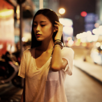 绯靡 现在慢慢的喜欢上了静