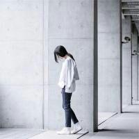 水向东流，时光怎么偷. 你们总是想得太多太多