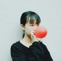 爱风，爱浪，爱自由。 我心疼每一个不快乐却