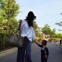 后来她成熟了 她是他灰暗生命里唯一