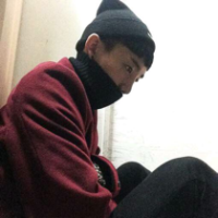 初见你的感觉就像刮冷风也不愿关窗 是不是真的将就门当户