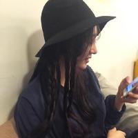 热情喂狂风 笑容可以给任何人，但