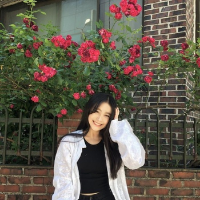 酒窝姑娘. 我的微笑，是你们不明