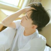 喜欢简单，人也一样 回想老是让人一直的重