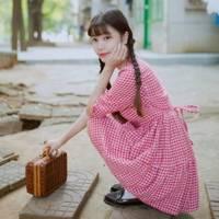粉红格子衫女生 梦想会发光就是我不畏