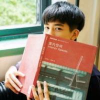 发光：李威龙 她恰好一片笋在嘴里，