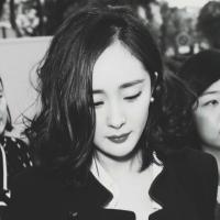 血性少女 再温暖的心被折磨久了