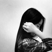 灰色头像 我们生活在阴沟里，依