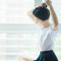 抒情：你想看穿谁 诚恳却又皱着眉 聽著歌,發著呆，似呼