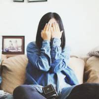 愿你余生常笑不用再为她长叹皱眉 每次你不说话 我以为