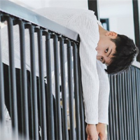 许愿. 我是个神经病开心也笑