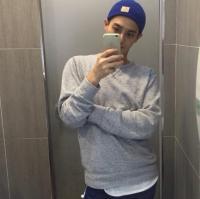 后爸 突然发现我们早已分手